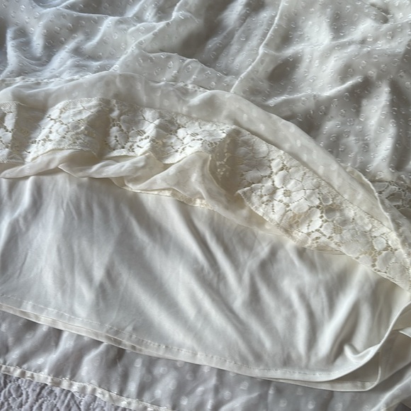 Cream lace skirt - Picture 4 of 5